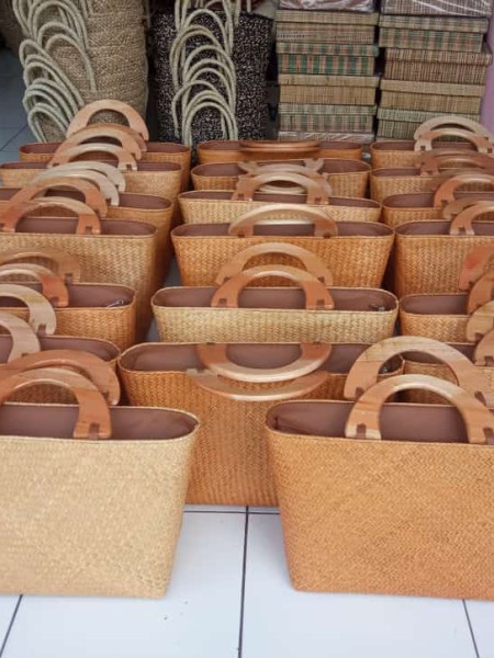 Mall Baru vs Tradisi Parcel Lebaran: Siapa yang Akan Menang di Cilacap?